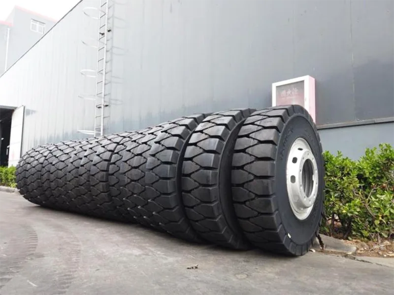 12.00-20 Solid Tire – Těžká průmyslová pneumatika pro provoz v přístavech a na dvorech