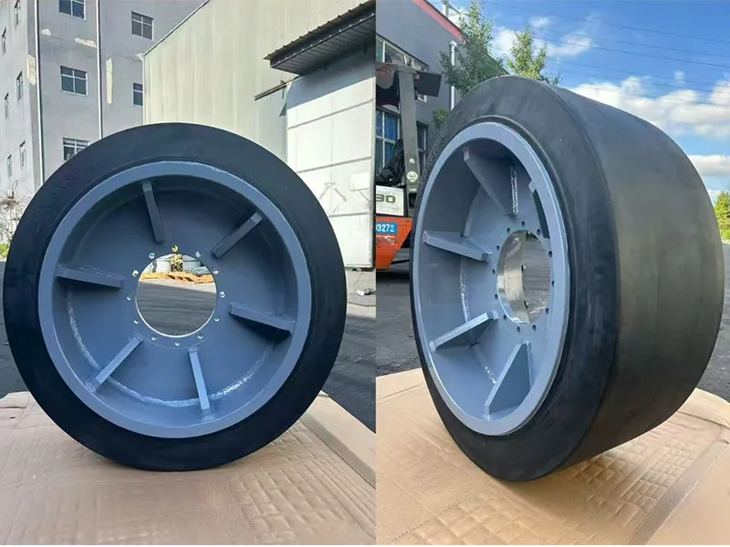 Pneumatiky 40x16x30 používané na nástupním mostě pro cestující Pneumatiky 40x16x30 používané na nástupním mostě pro cestující